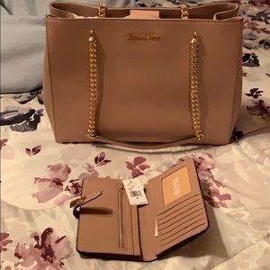 Brand new Michael Kors Purse and Wallet